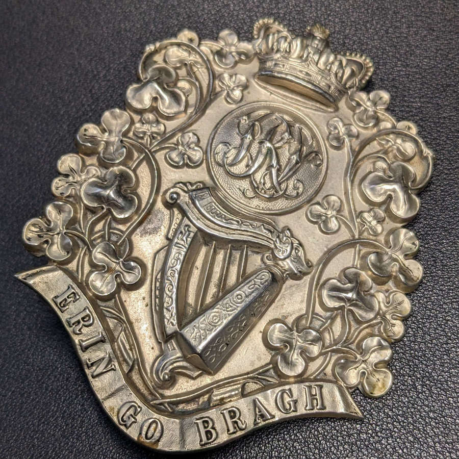 Cap Badges / Metal Insignia