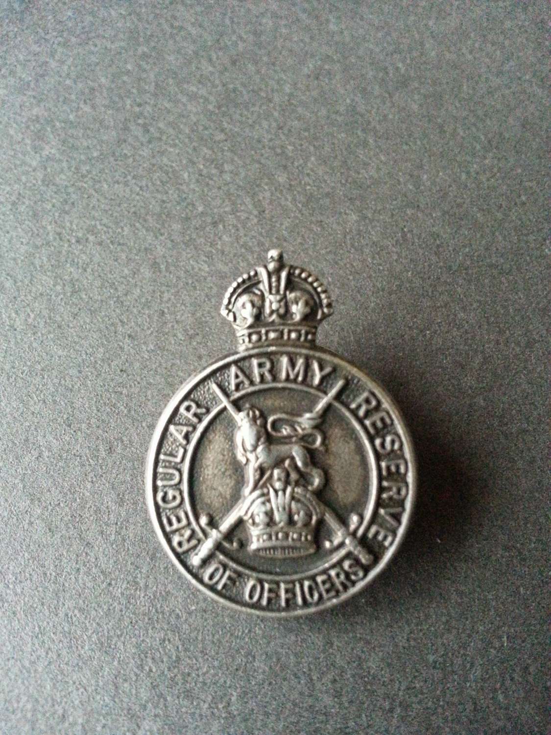 Solid Silver WWII Regular Army Reserve Of Officers Lapel Badge