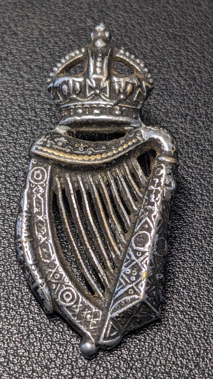 Royal Irish Constabulary Officers White Metal Plate Cap Badge