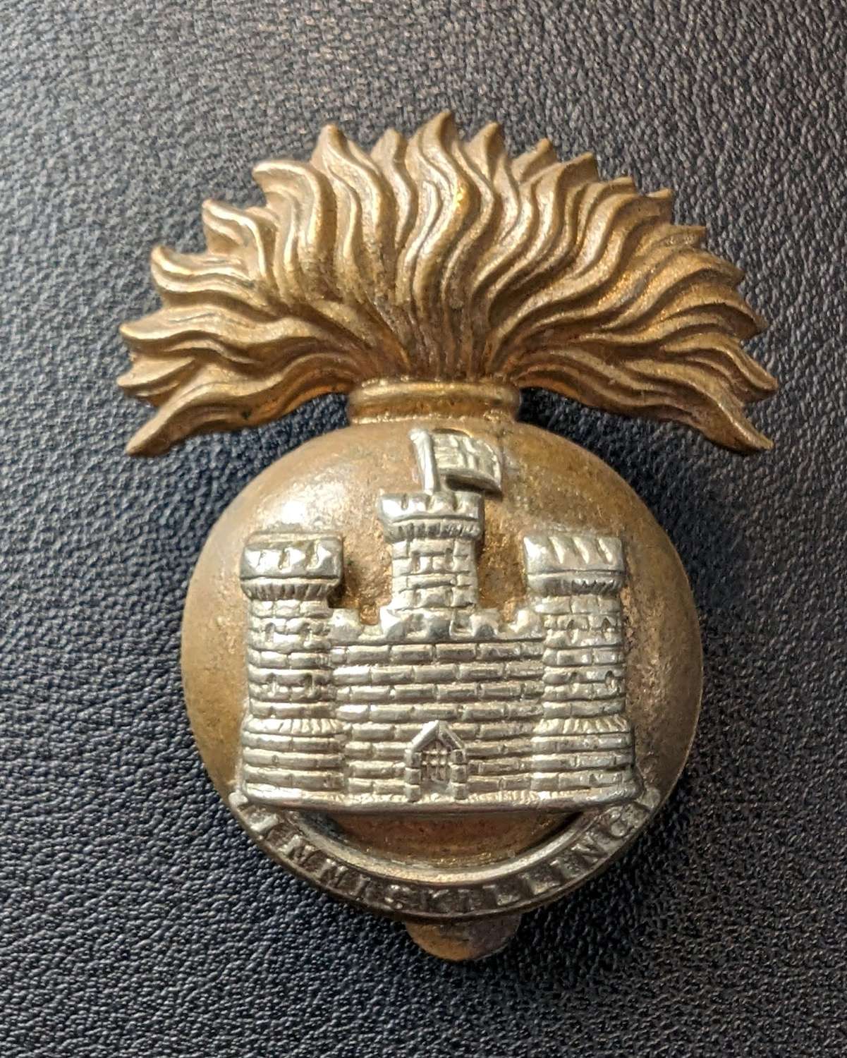 WWII Inniskilling Fusiliers Cap Badge