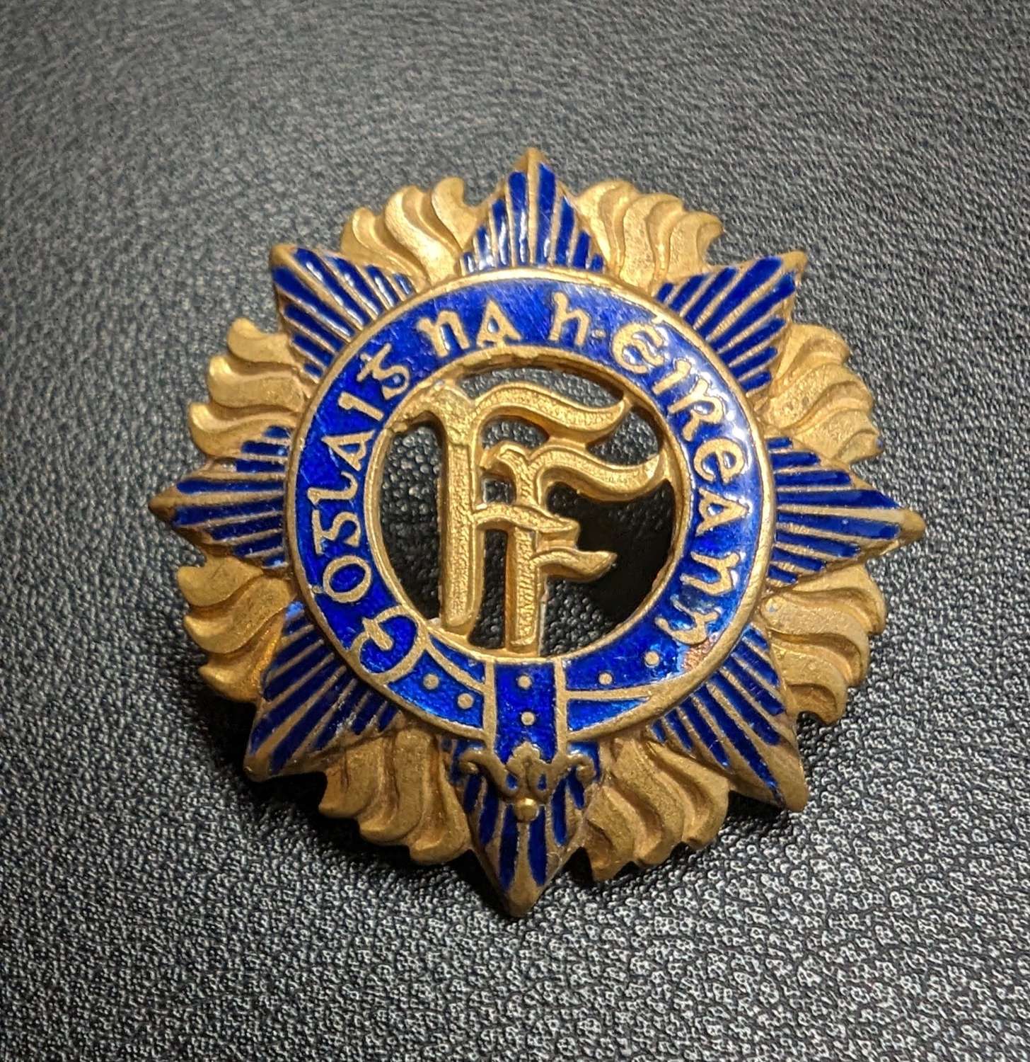 1923 Gold Plated Irish Command Staff Officers Blue Enamel Cap Badge