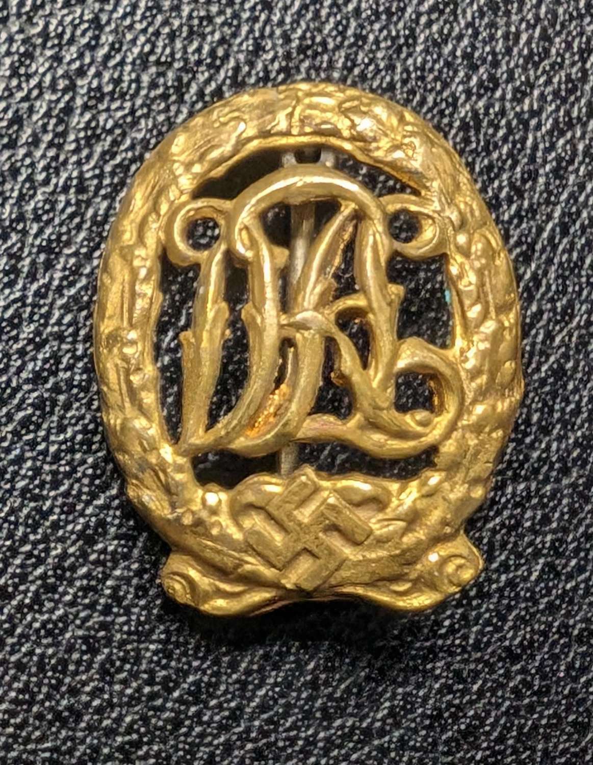 Miniature Gold DRL Sports Badge