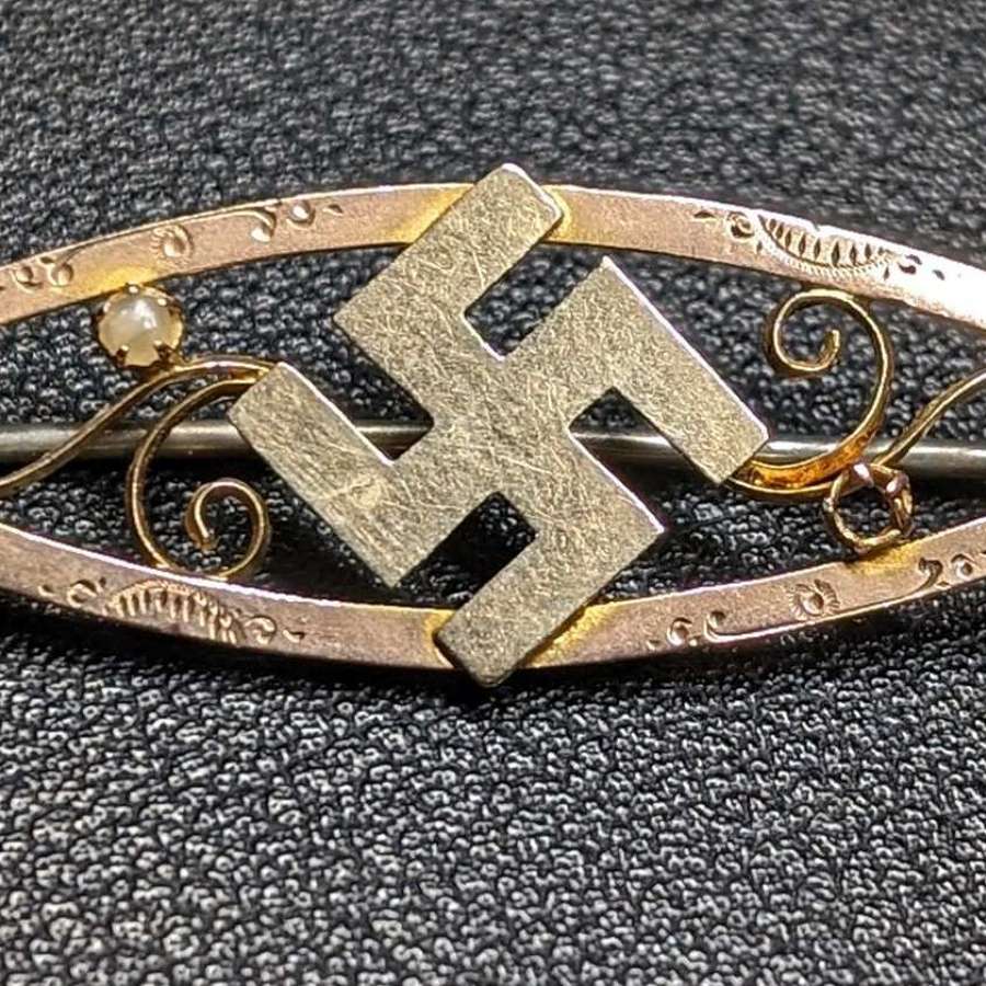 Early 20th Century Gold Swastika Cravat Brooch