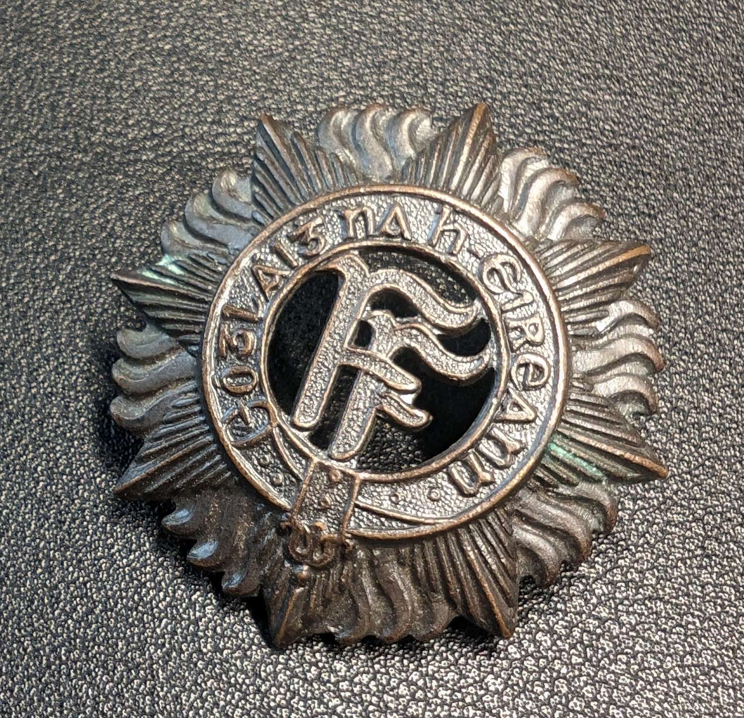Mid-Period Irish Defence Force Badge Badge