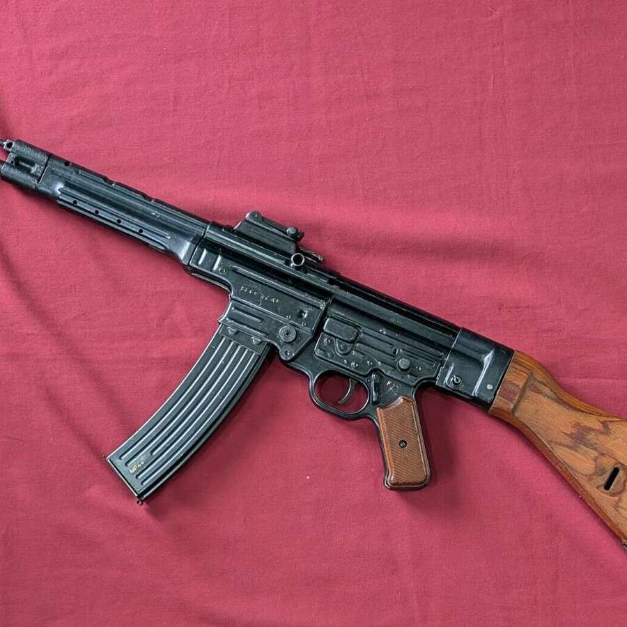 MP44 Assault Rifle (Maschinenpistole 44) Early Deactivation